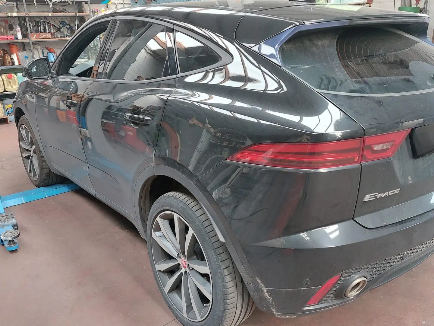 Jaguar E-Pace 2.0 T AWD S - 1