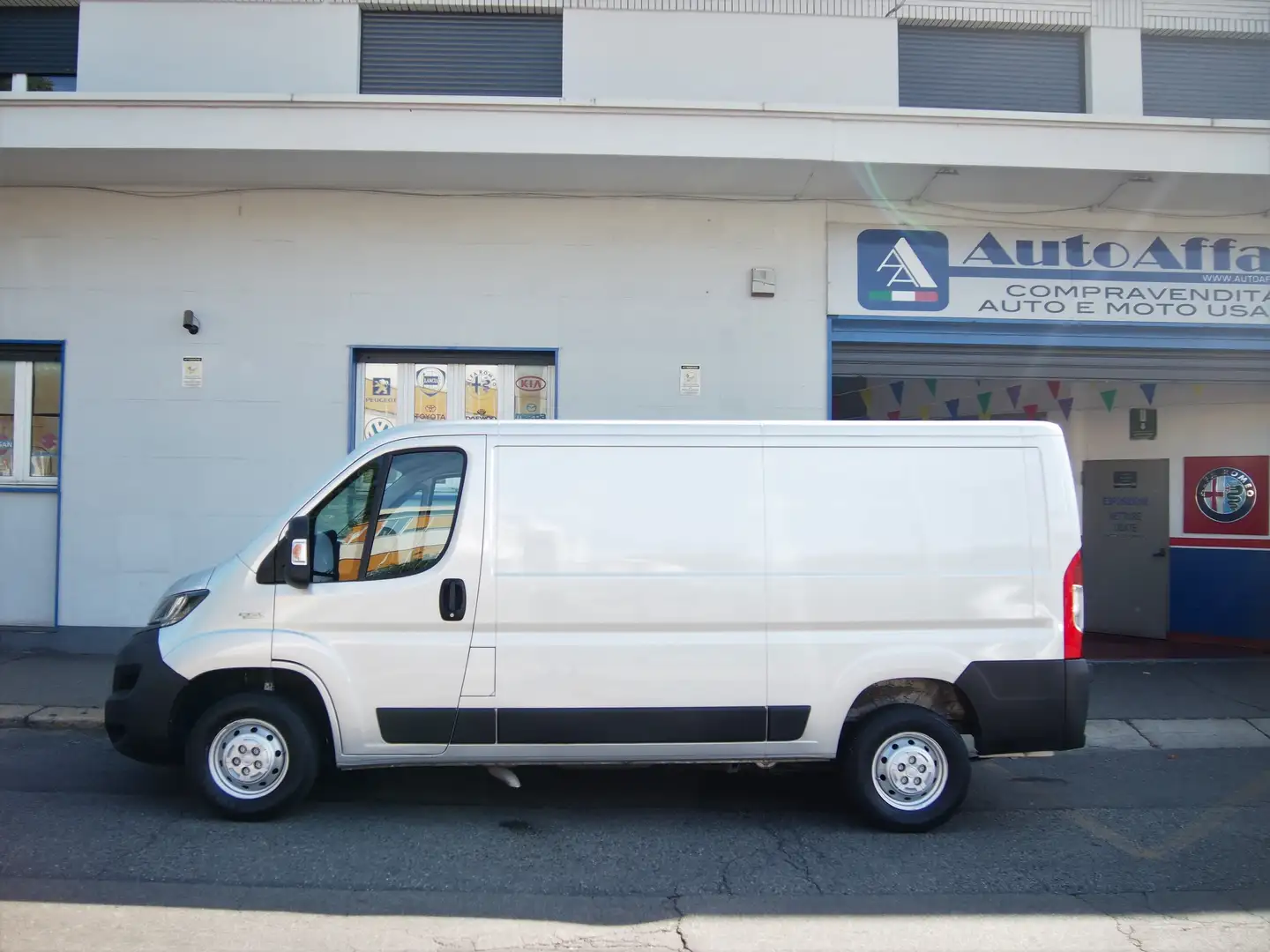 Fiat Ducato 3.0 Natural Power MEDIO L2 Pochissimi KM Grigio - 2