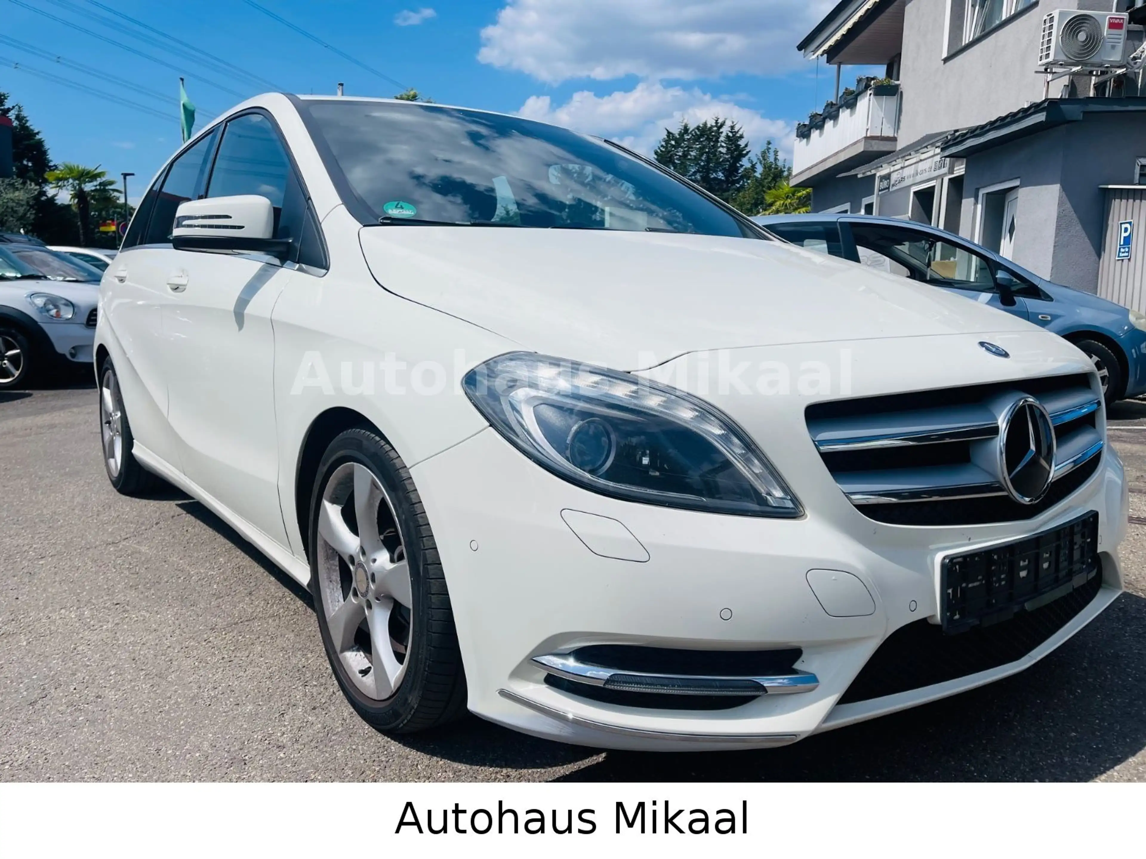 Mercedes-Benz B 200 CDI — photo 2