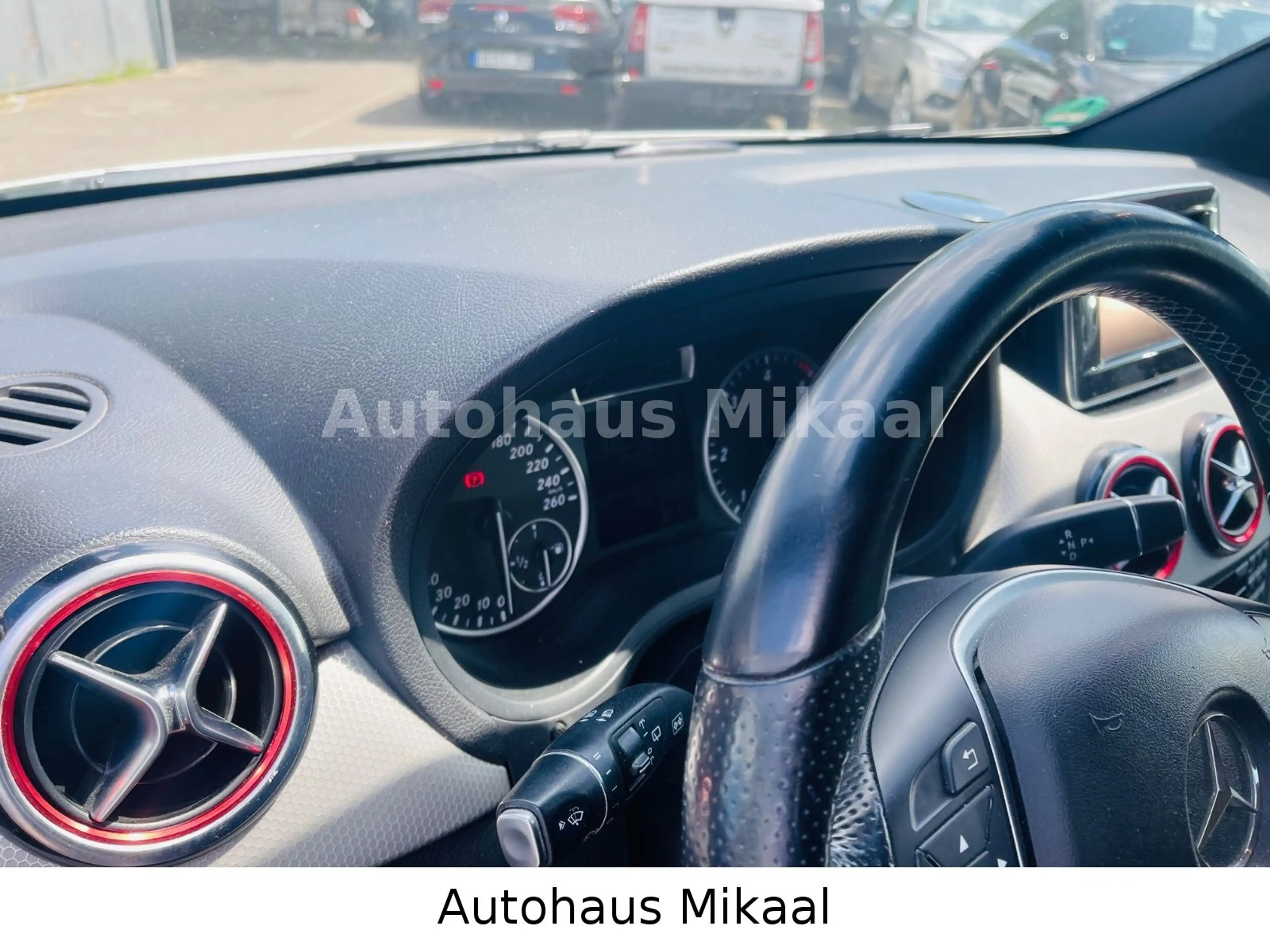 Mercedes-Benz B 200 CDI — photo 11