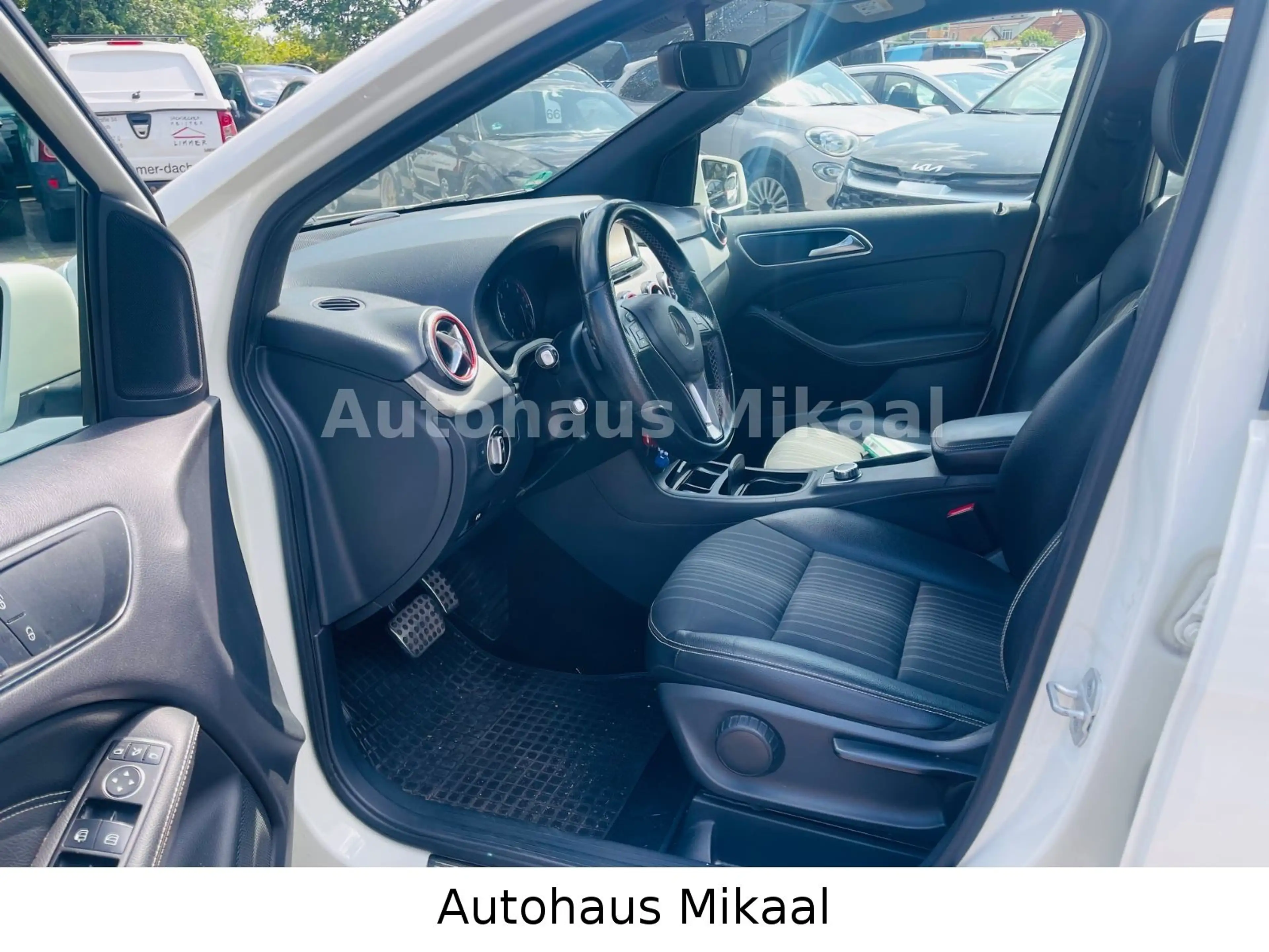 Mercedes-Benz B 200 CDI — photo 10