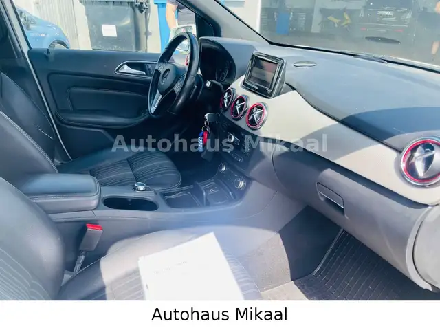 Mercedes-Benz B-Class view 12