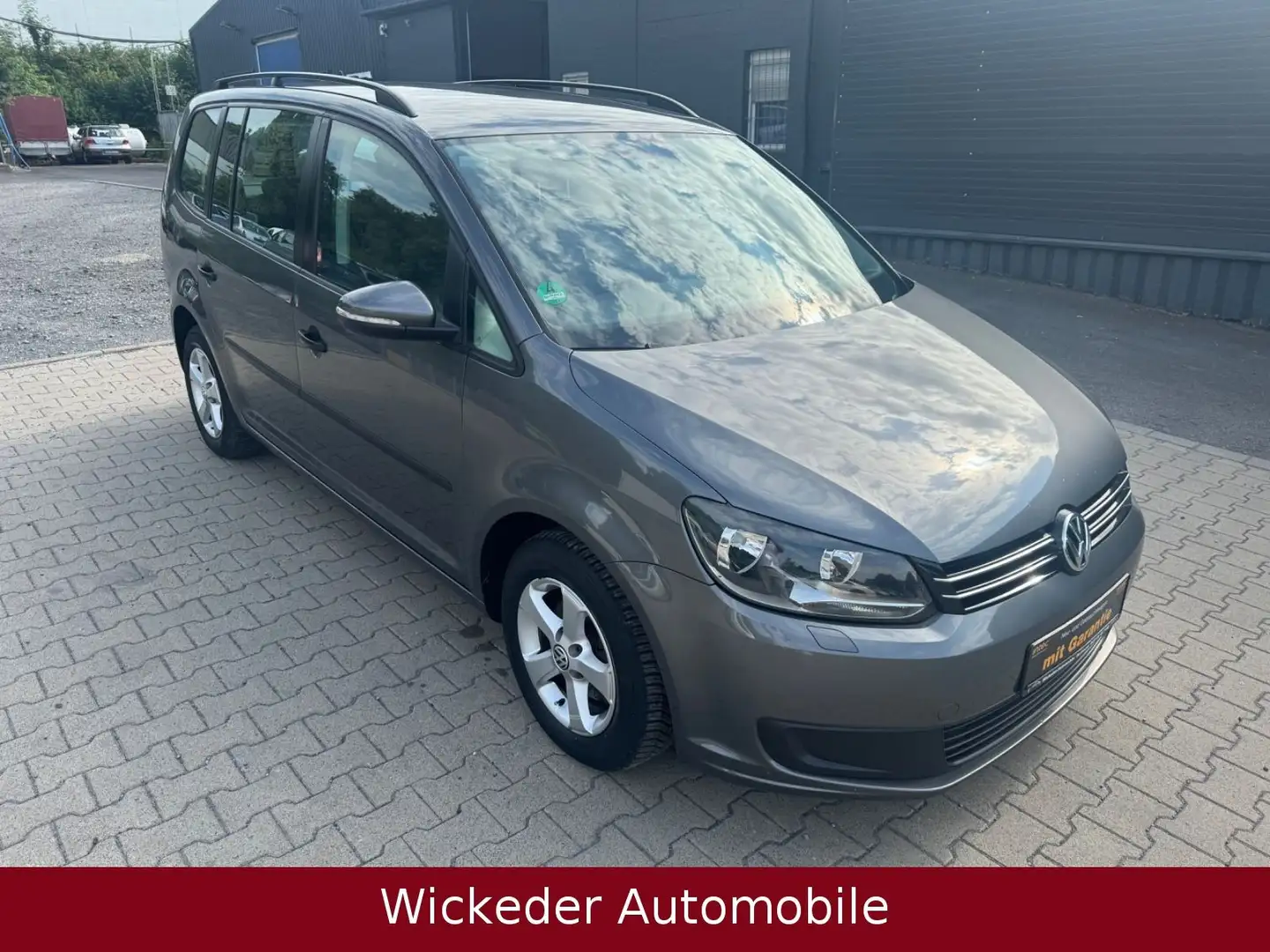 Volkswagen Touran 1.6 Trendline BMT/Tüv Neu Grau - 1
