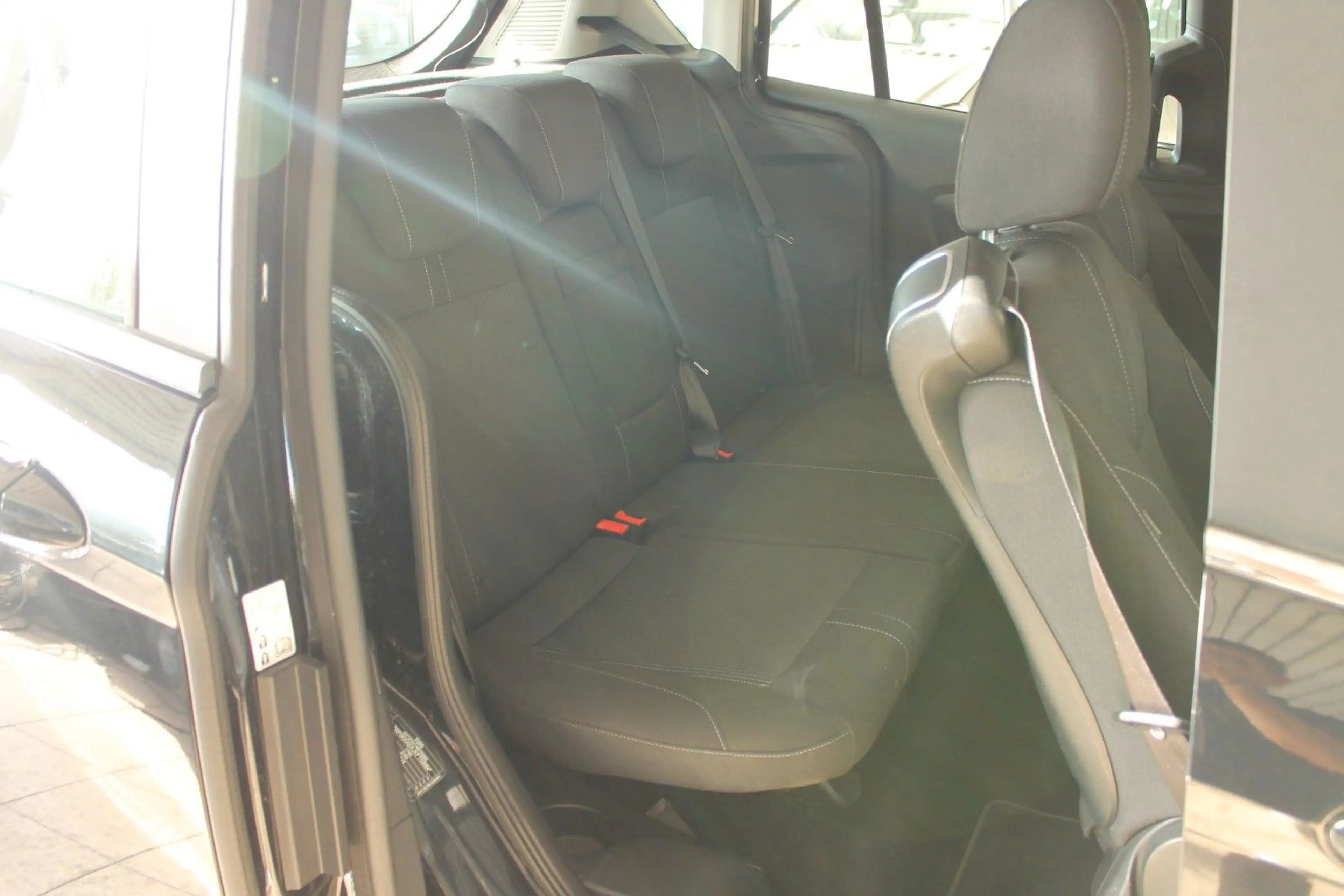 Ford B-Max B-MAX Titanium — photo 6