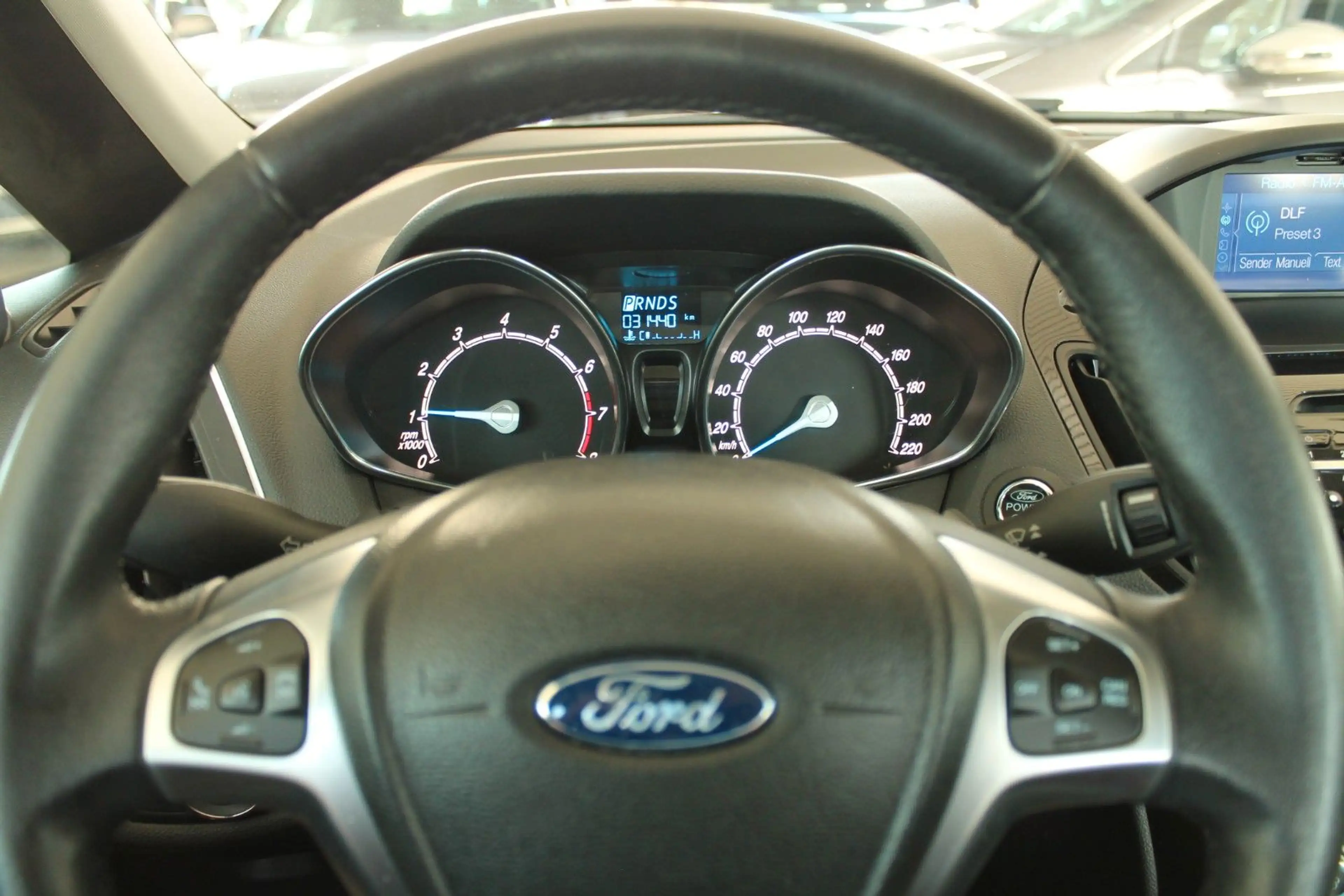 Ford B-Max B-MAX Titanium — photo 11