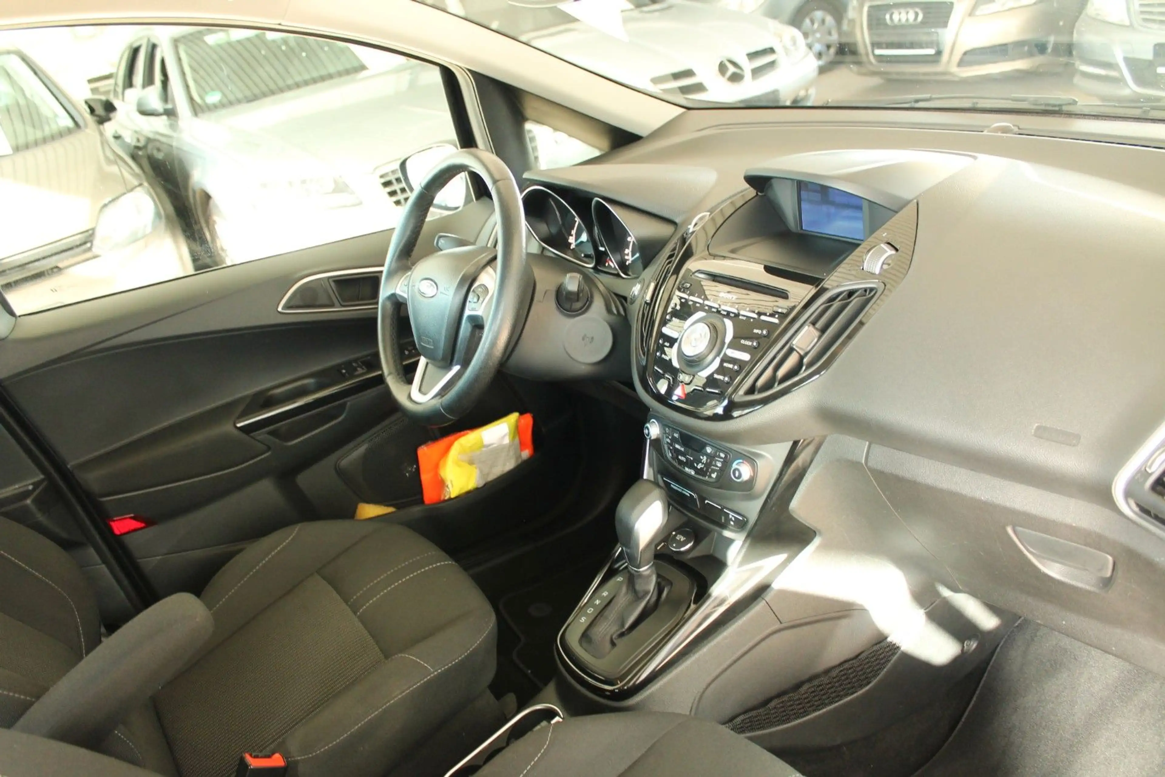 Ford B-Max B-MAX Titanium — photo 4