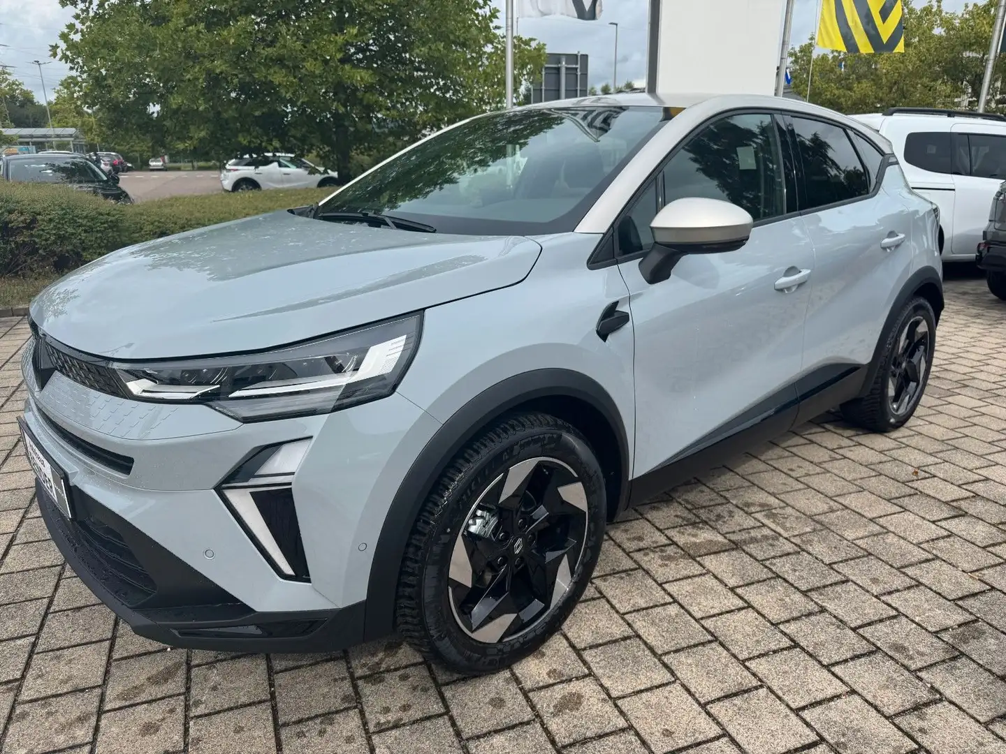 Renault Captur 2 Techno TCE 160 EDC Grau - 1