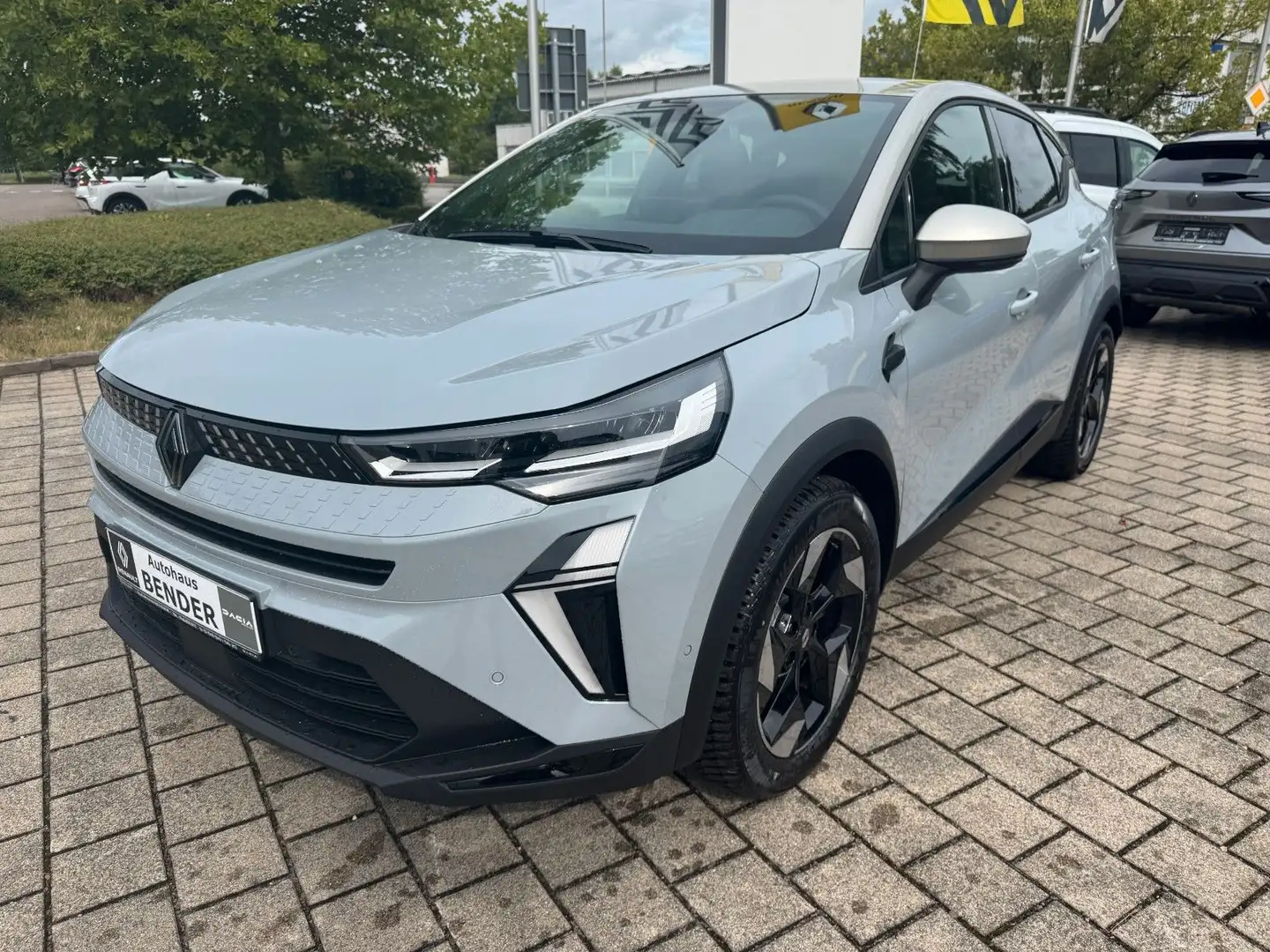 Renault Captur 2 Techno TCE 160 EDC Grau - 2