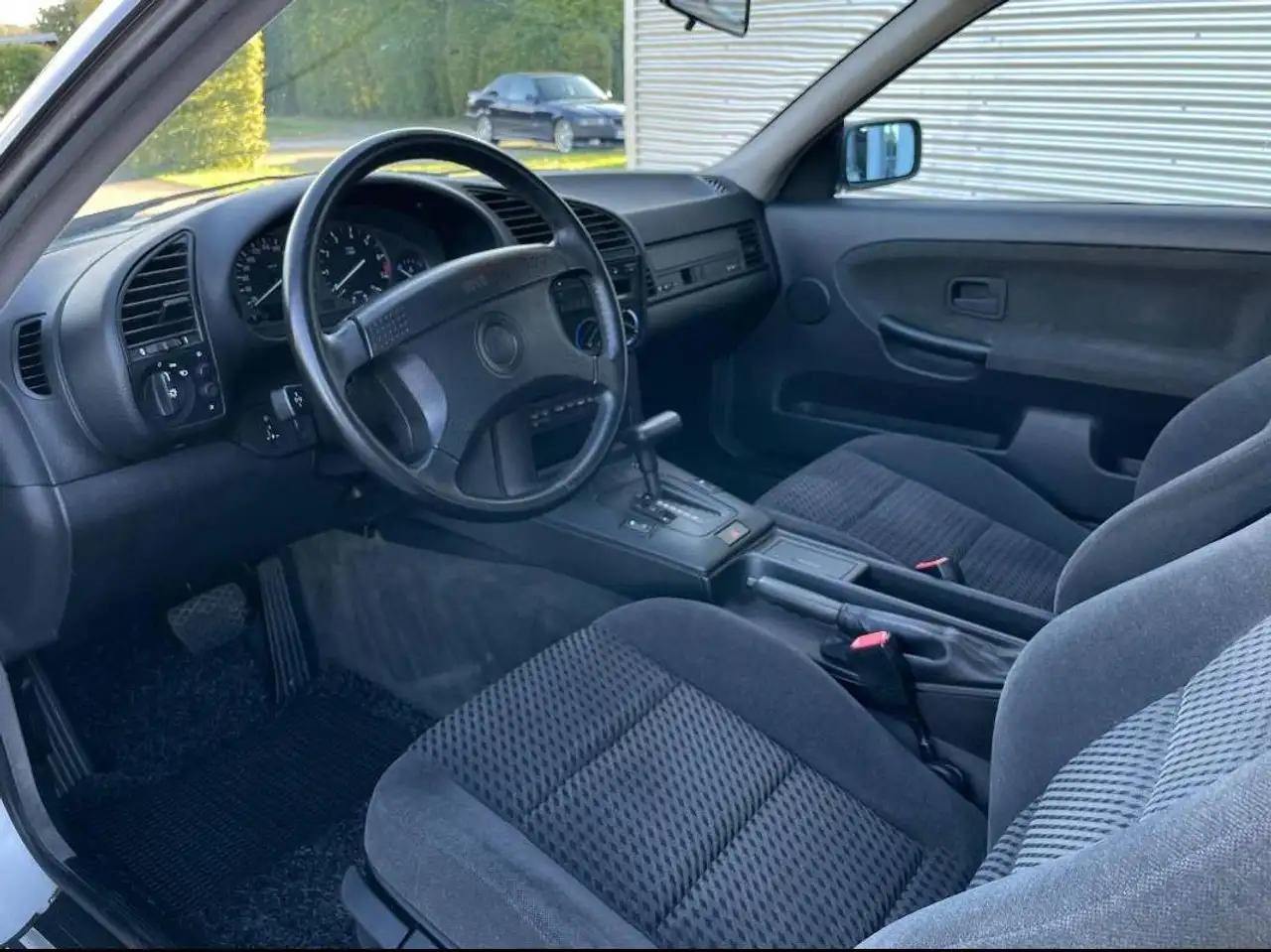 BMW 320i, foto 3