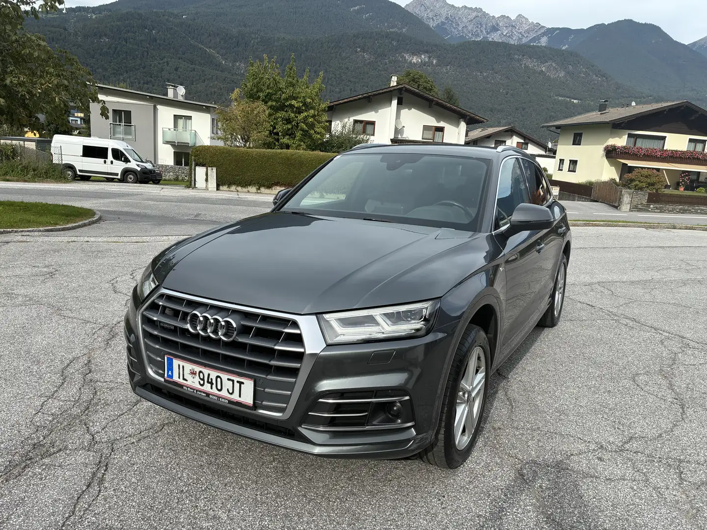 Audi Q5 2,0 TDI quattro design S-tronic - 2