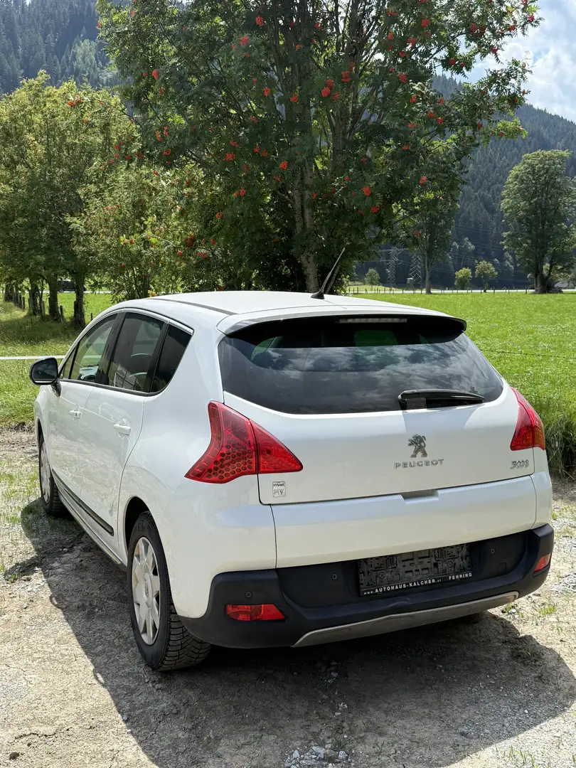 Peugeot 3008 Hybrid4 Weiß - 2