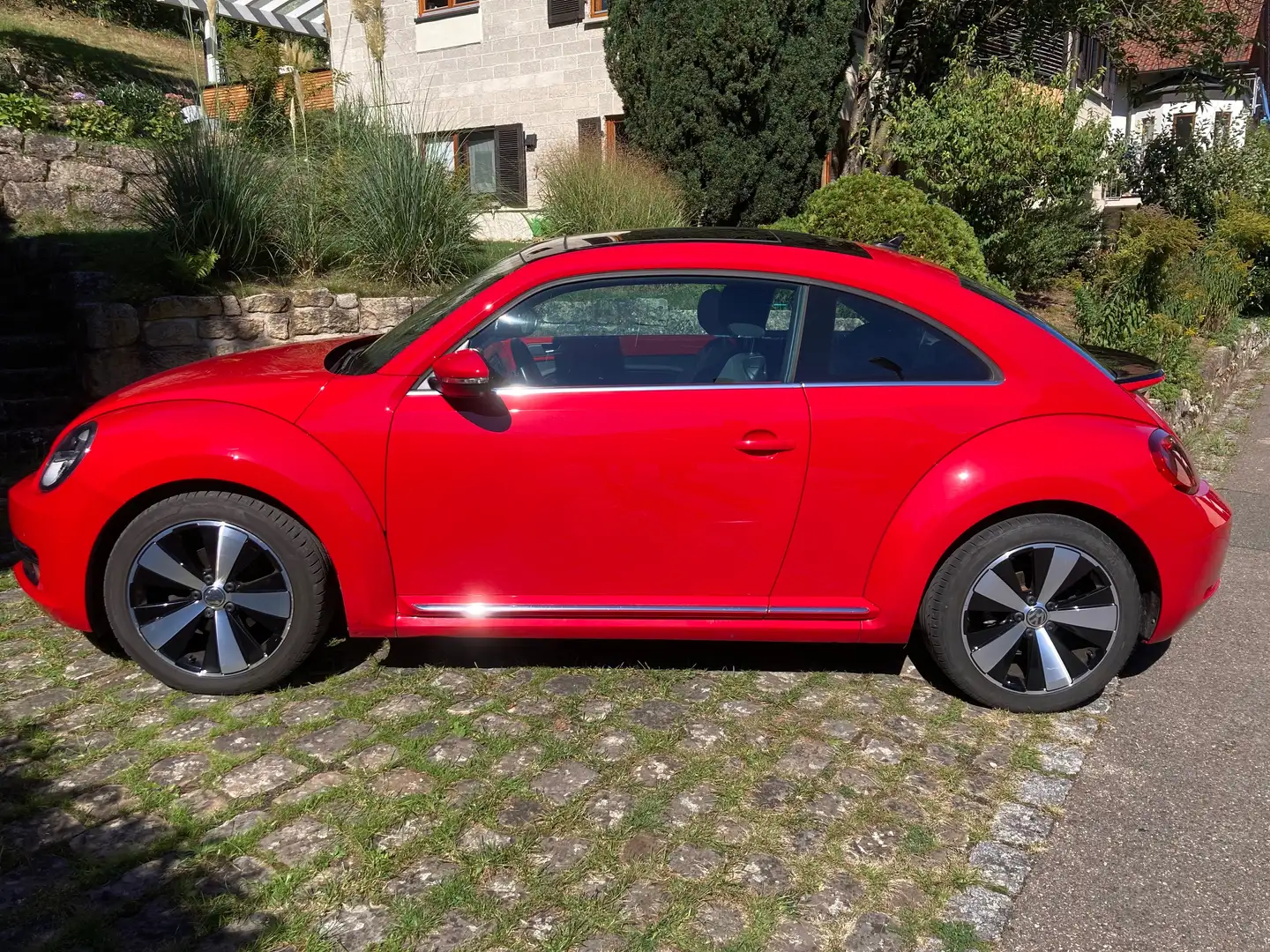 Volkswagen Beetle The 2.0 TDI DSG DPF Design Rot - 1