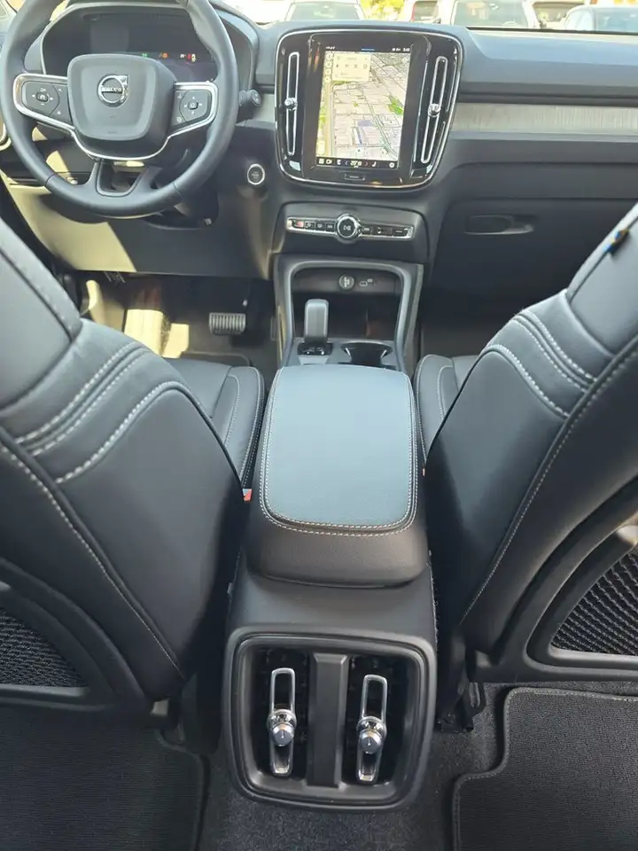Volvo XC40 снимка Volvo XC40