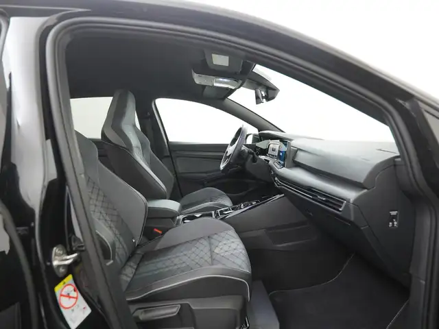 Volkswagen Golf view 3