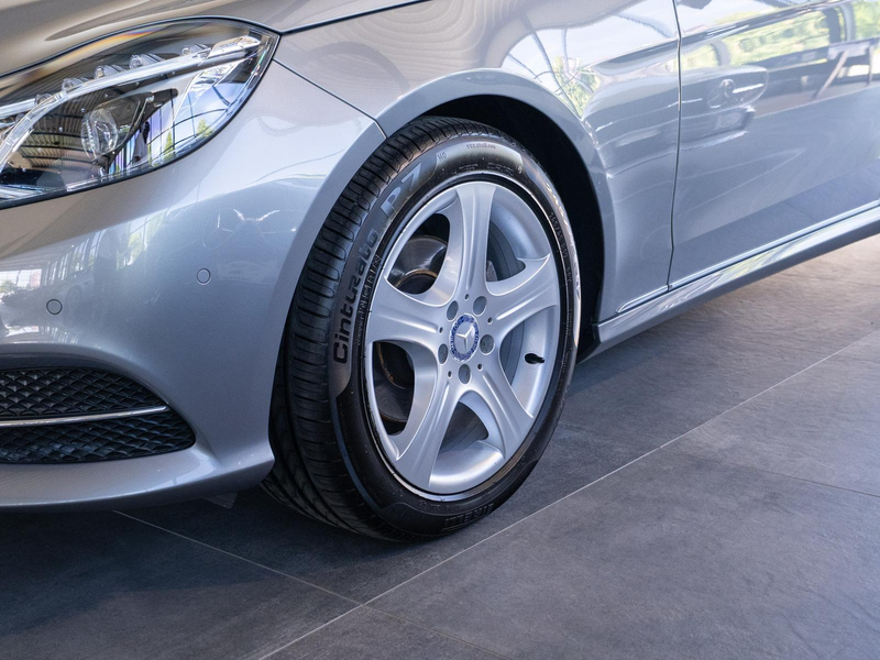 Mercedes-Benz E 220 CDI *AVANTGARDE*2.HAND*SCHECKHEFT*LED* — photo 8