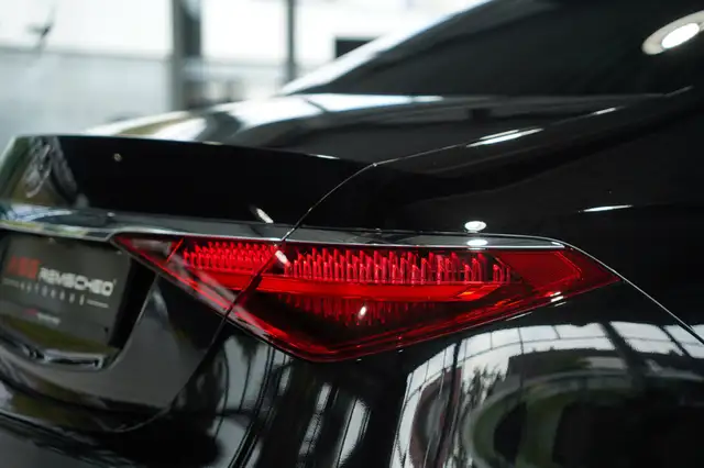 Mercedes-Benz 450 view 14
