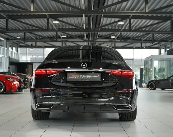 Mercedes-Benz 450 view 9