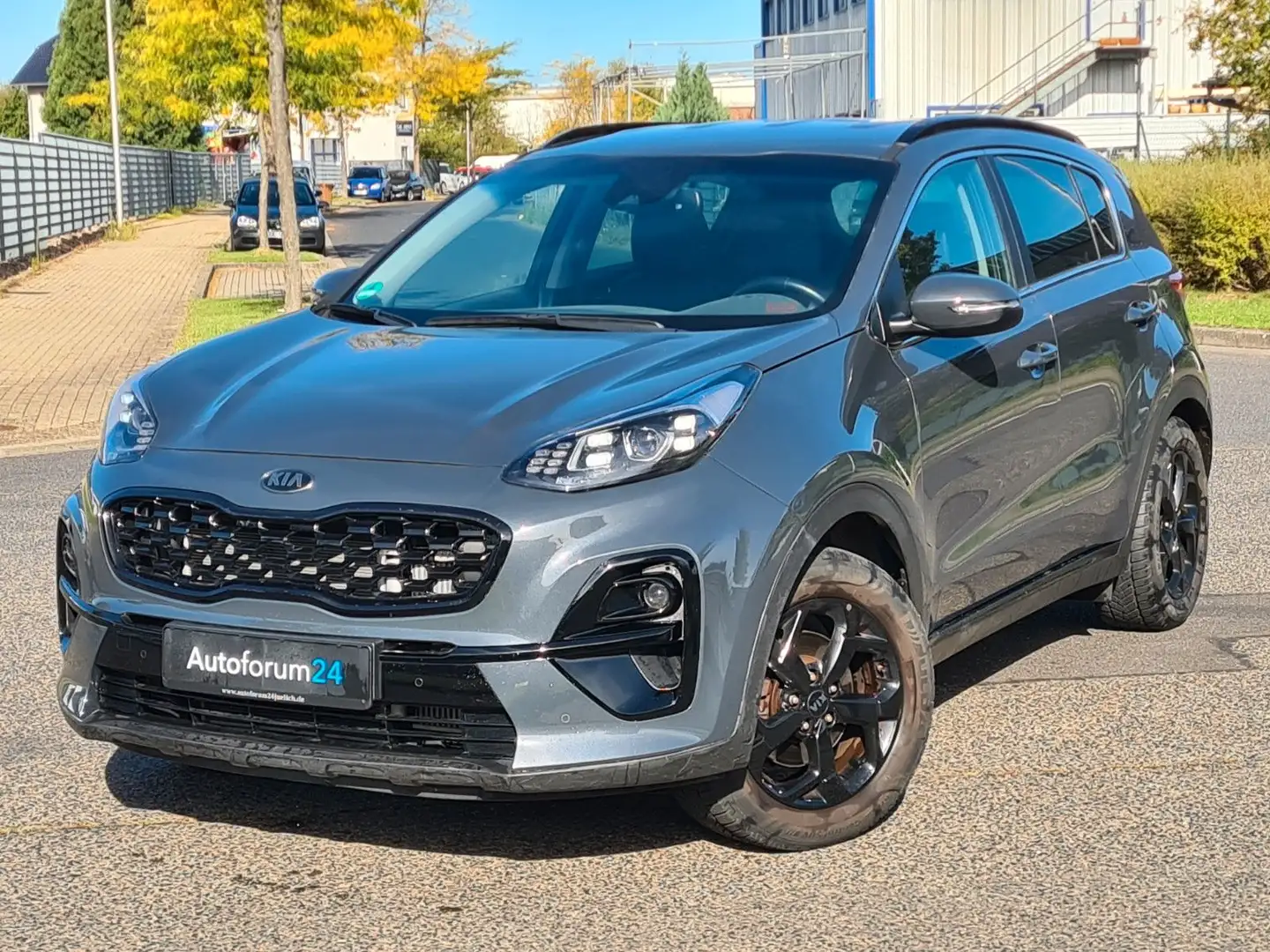 Kia Sportage Black Edition 4WD*1.Hand*Autom*Navi*RFK Grau - 1