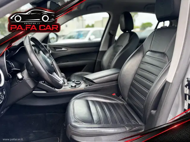 Alfa Romeo Stelvio view 6