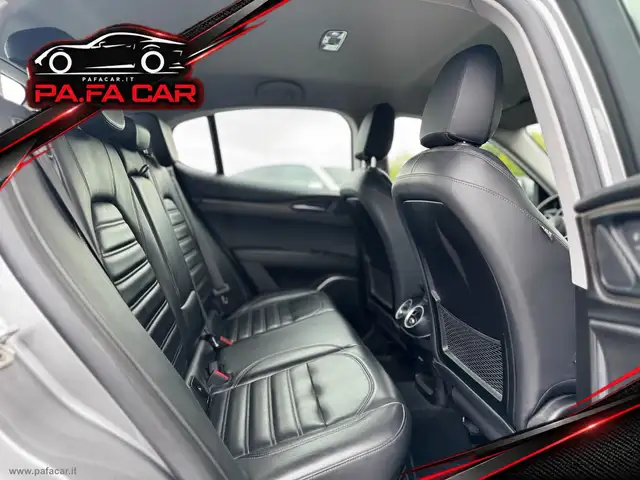 Alfa Romeo Stelvio view 27