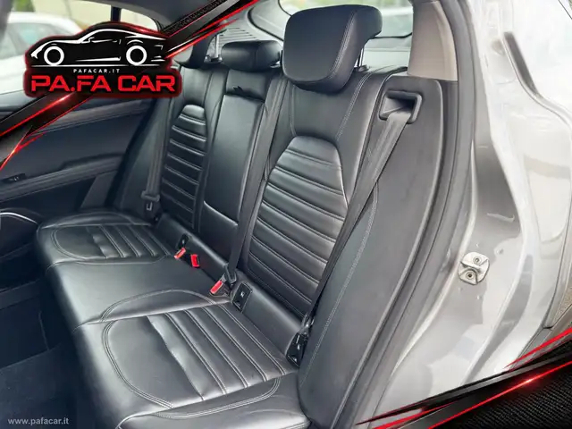 Alfa Romeo Stelvio view 25
