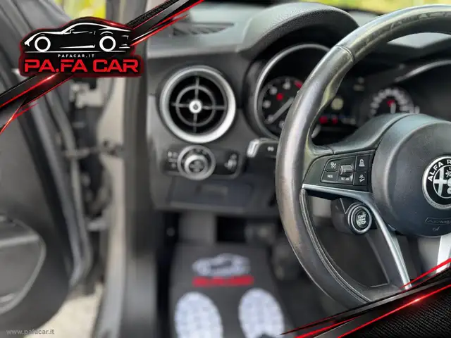 Alfa Romeo Stelvio view 9