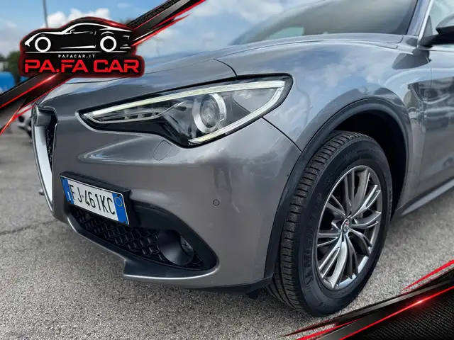 Alfa Romeo Stelvio view 4