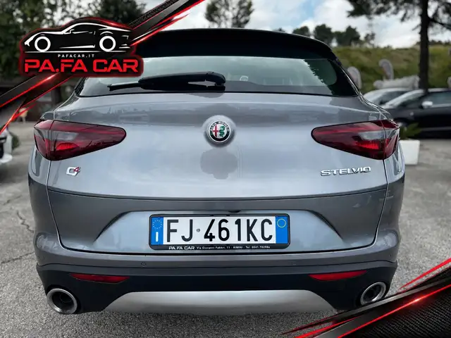Alfa Romeo Stelvio view 29