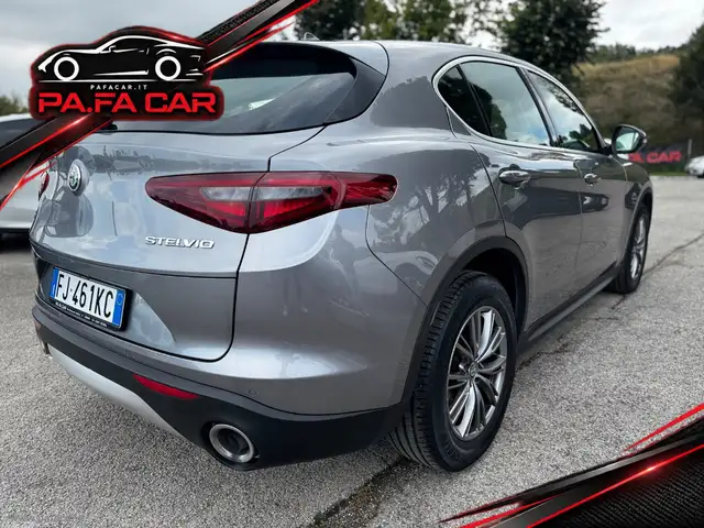 Alfa Romeo Stelvio view 28