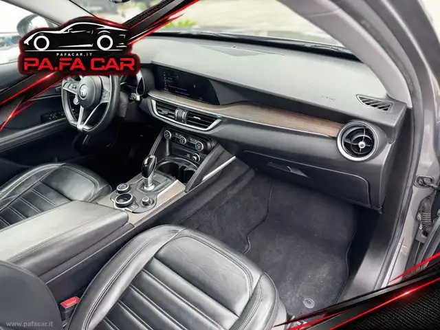 Alfa Romeo Stelvio view 23