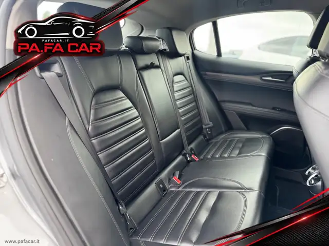 Alfa Romeo Stelvio view 26