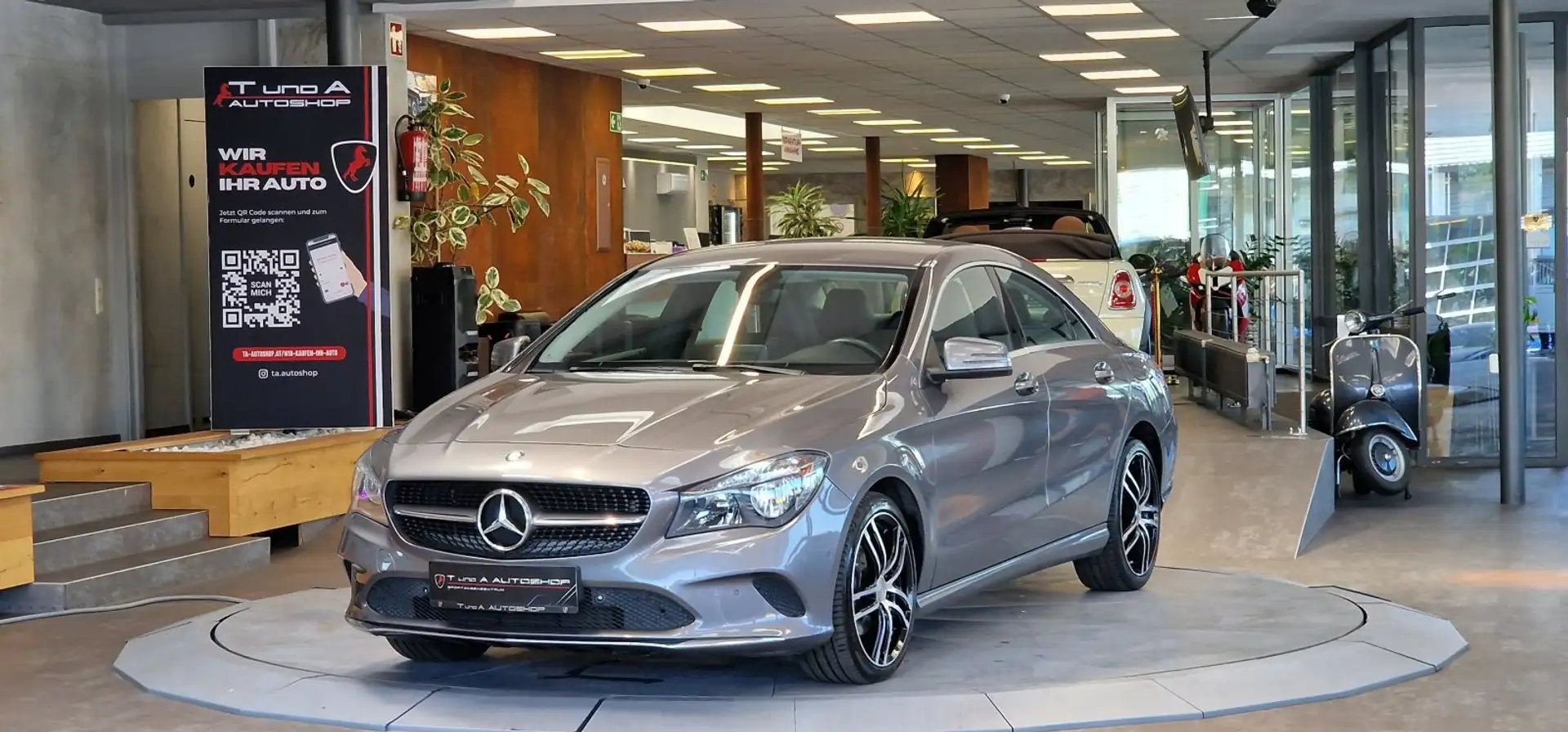 Mercedes-Benz CLA 200 d Aut. *Navi*Leder*18Zoll* Grau - 1