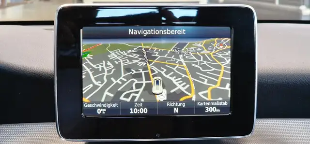 Mercedes-Benz Cla view 13