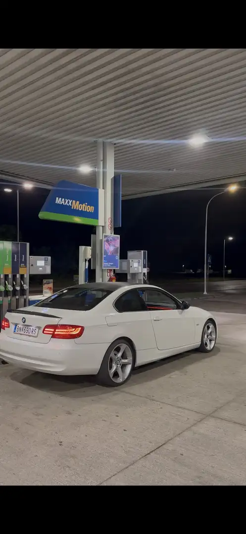 BMW 318 318i Coupé - 1