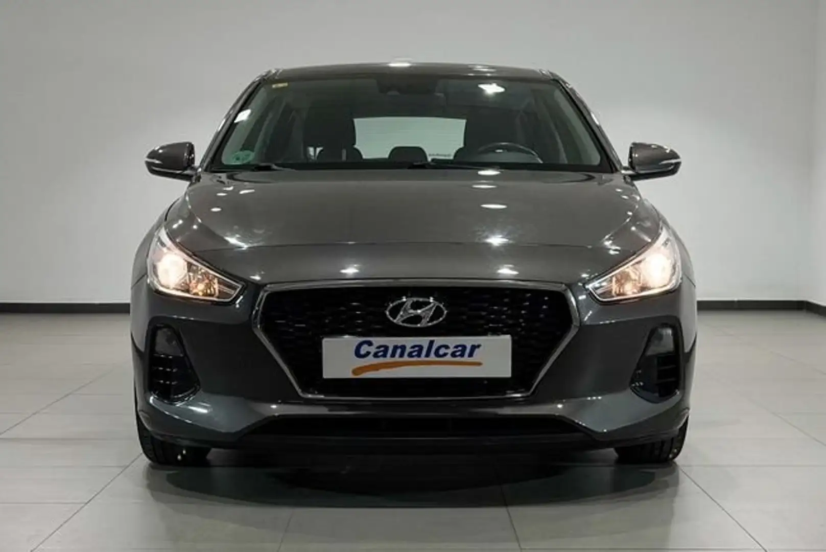 Hyundai i30 1.6CRDi Go 95 Gris - 2