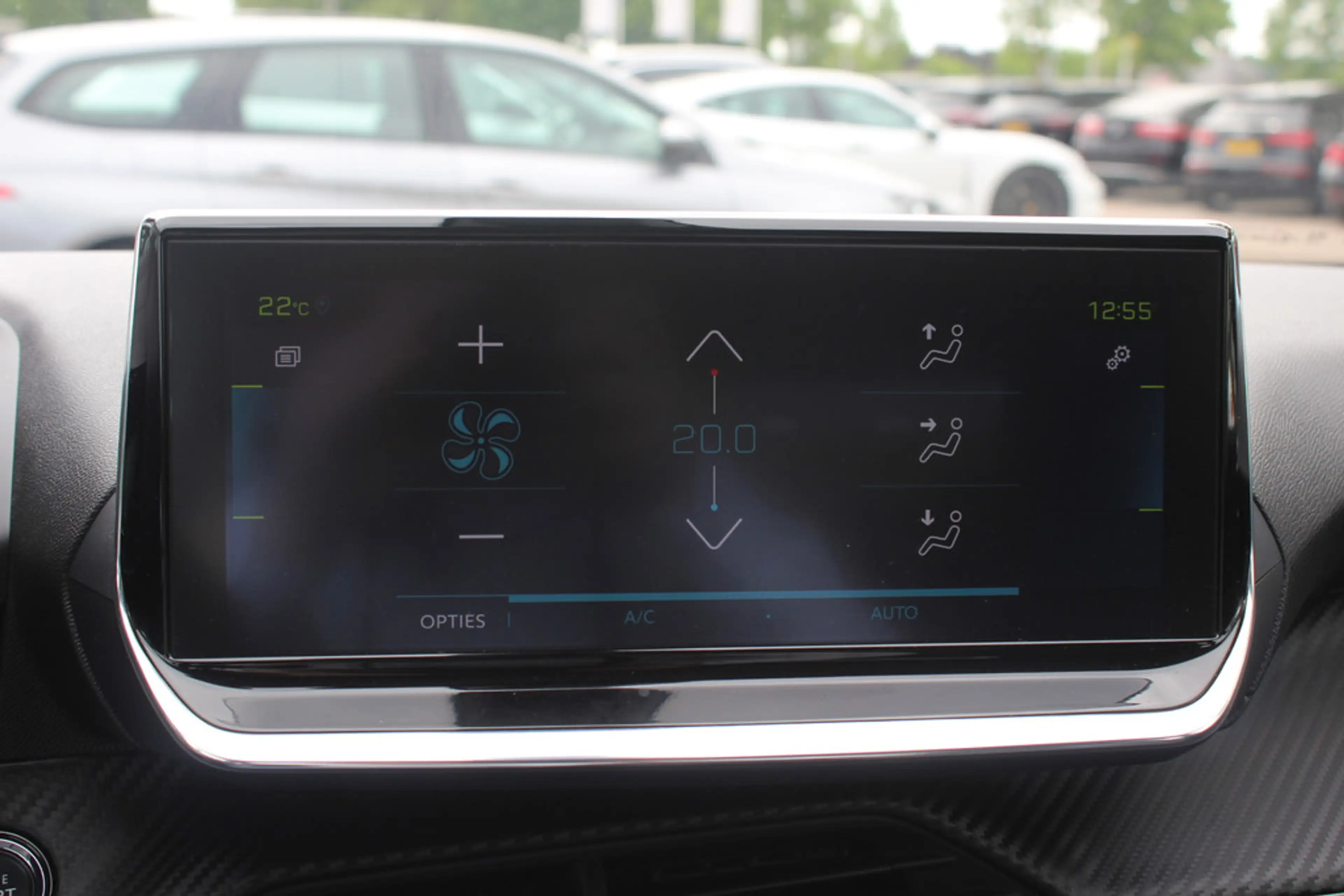 Peugeot e-2008 EV Allure Pack 50 kWh / SoH 91 % / Camera / Keyles — photo 13