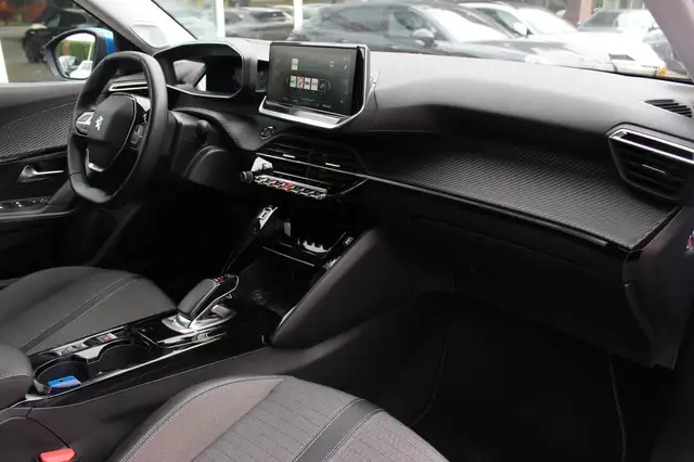 Peugeot E-2008 view 14