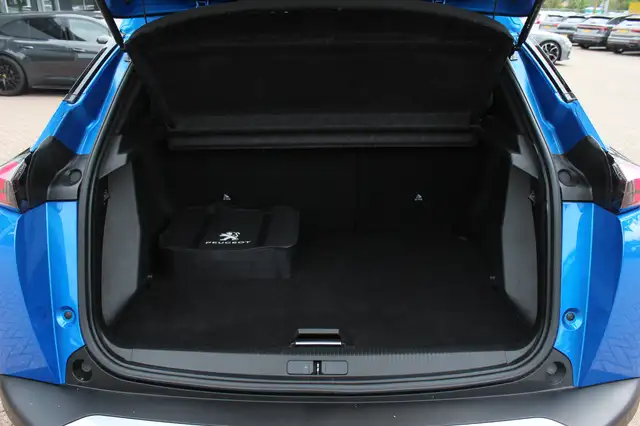 Peugeot E-2008 view 17