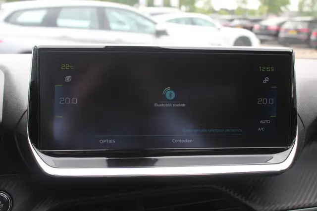 Peugeot E-2008 view 25