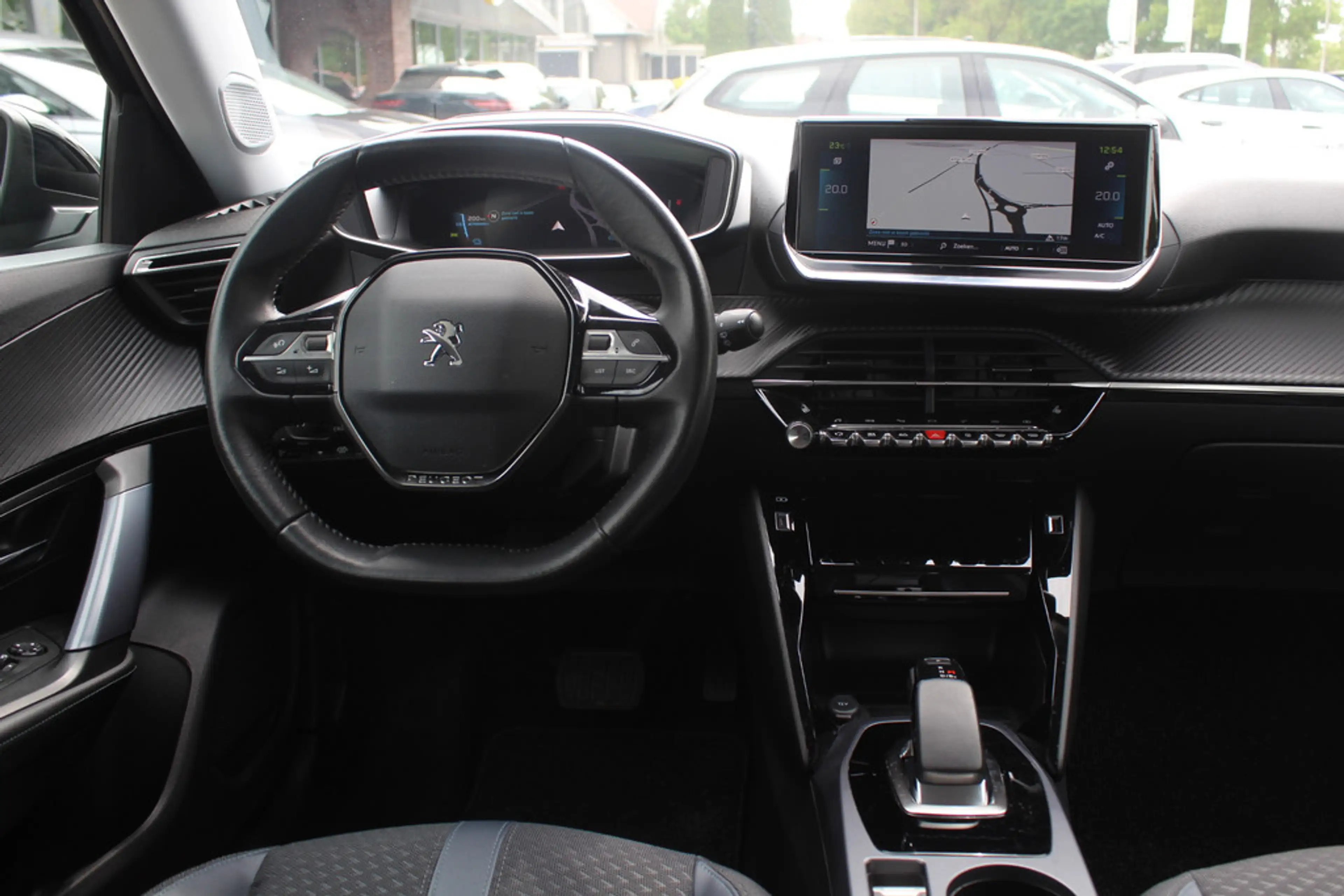 Peugeot e-2008 EV Allure Pack 50 kWh / SoH 91 % / Camera / Keyles — photo 7