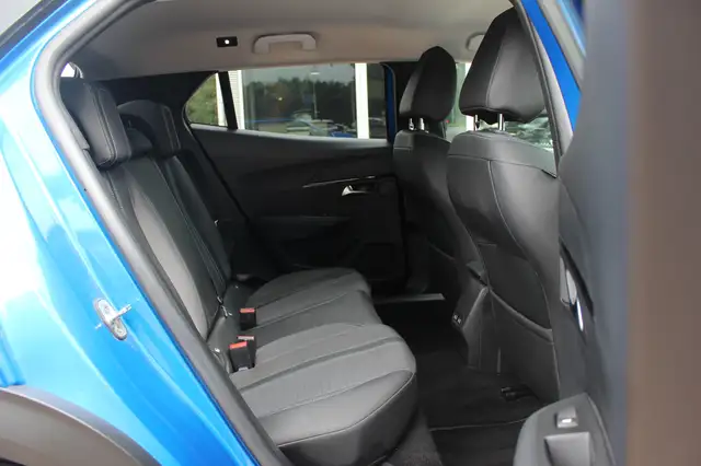 Peugeot E-2008 view 13