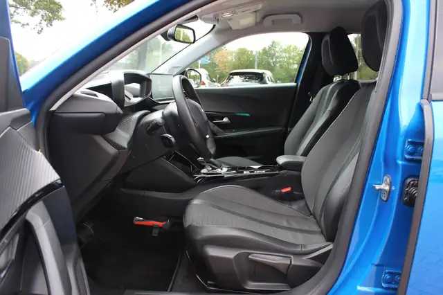 Peugeot E-2008 view 11