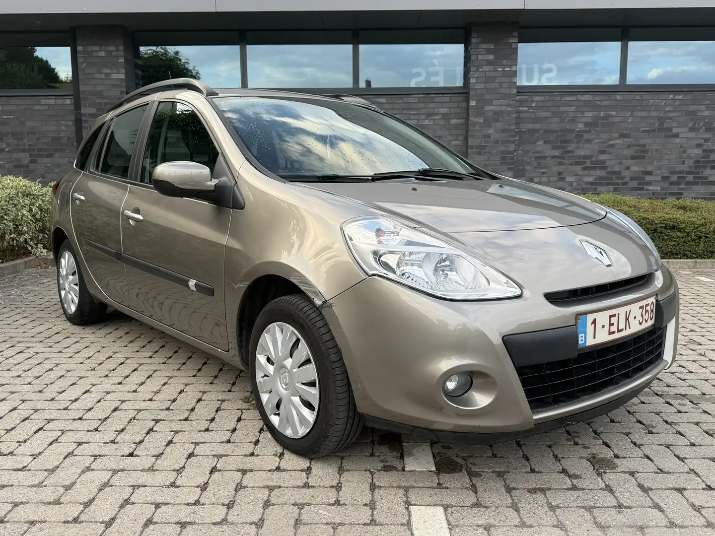 Renault Clio 1.2i avec 73.000 km prête a immatriculée !! - 2