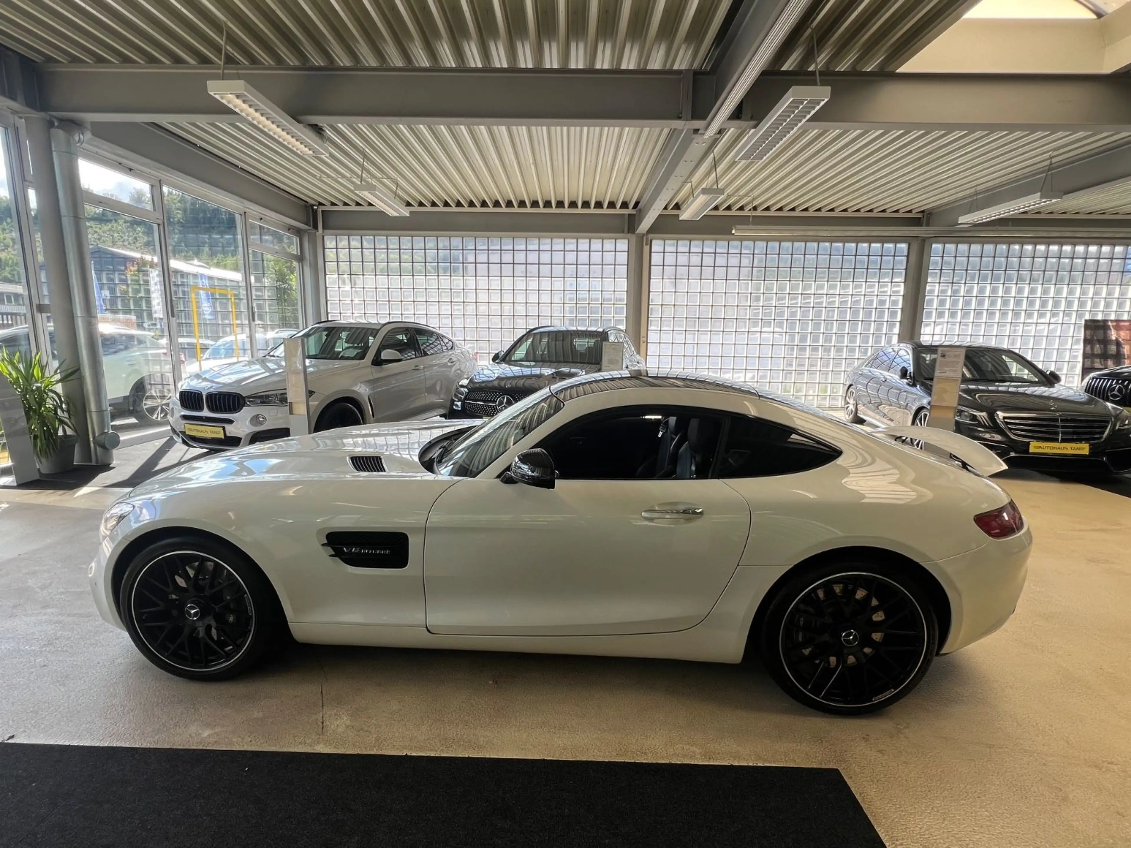 Mercedes-Benz AMG GT Coupe * DIAMANTWEIß *NIGHTP*PANO*PERFORM* — photo 4