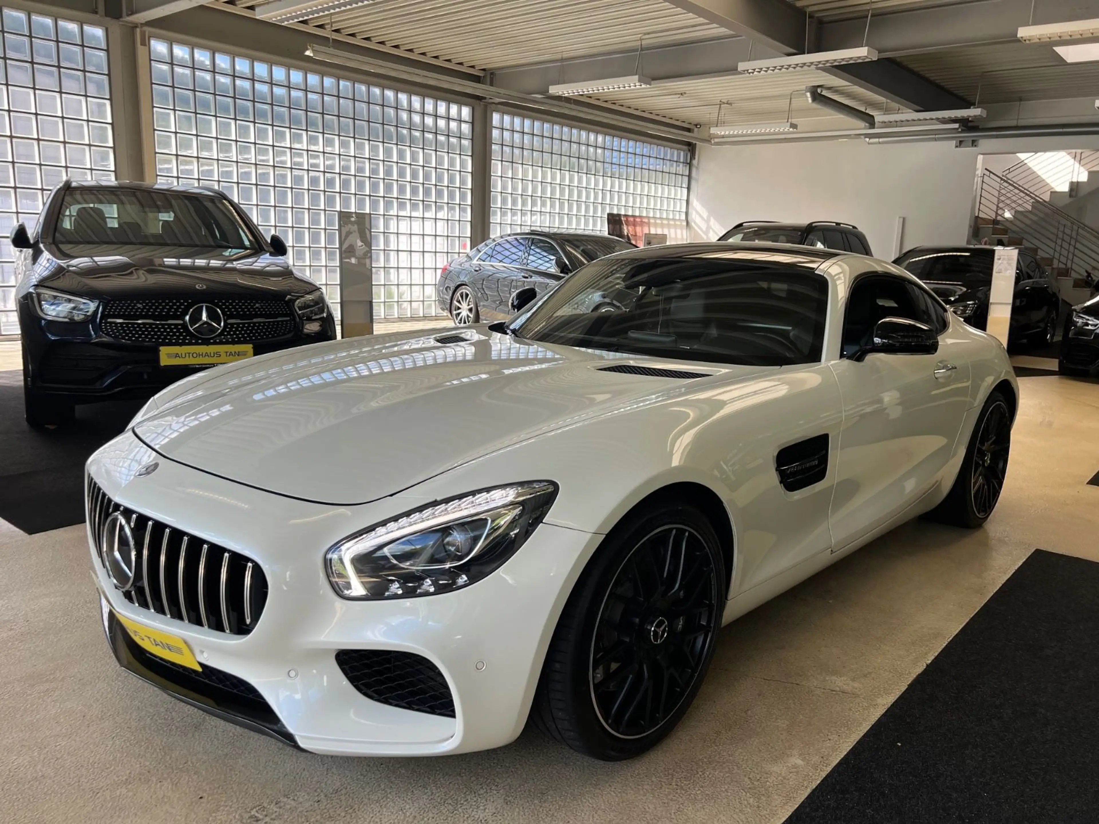 Mercedes-Benz AMG GT Coupe * DIAMANTWEIß *NIGHTP*PANO*PERFORM* — photo 3