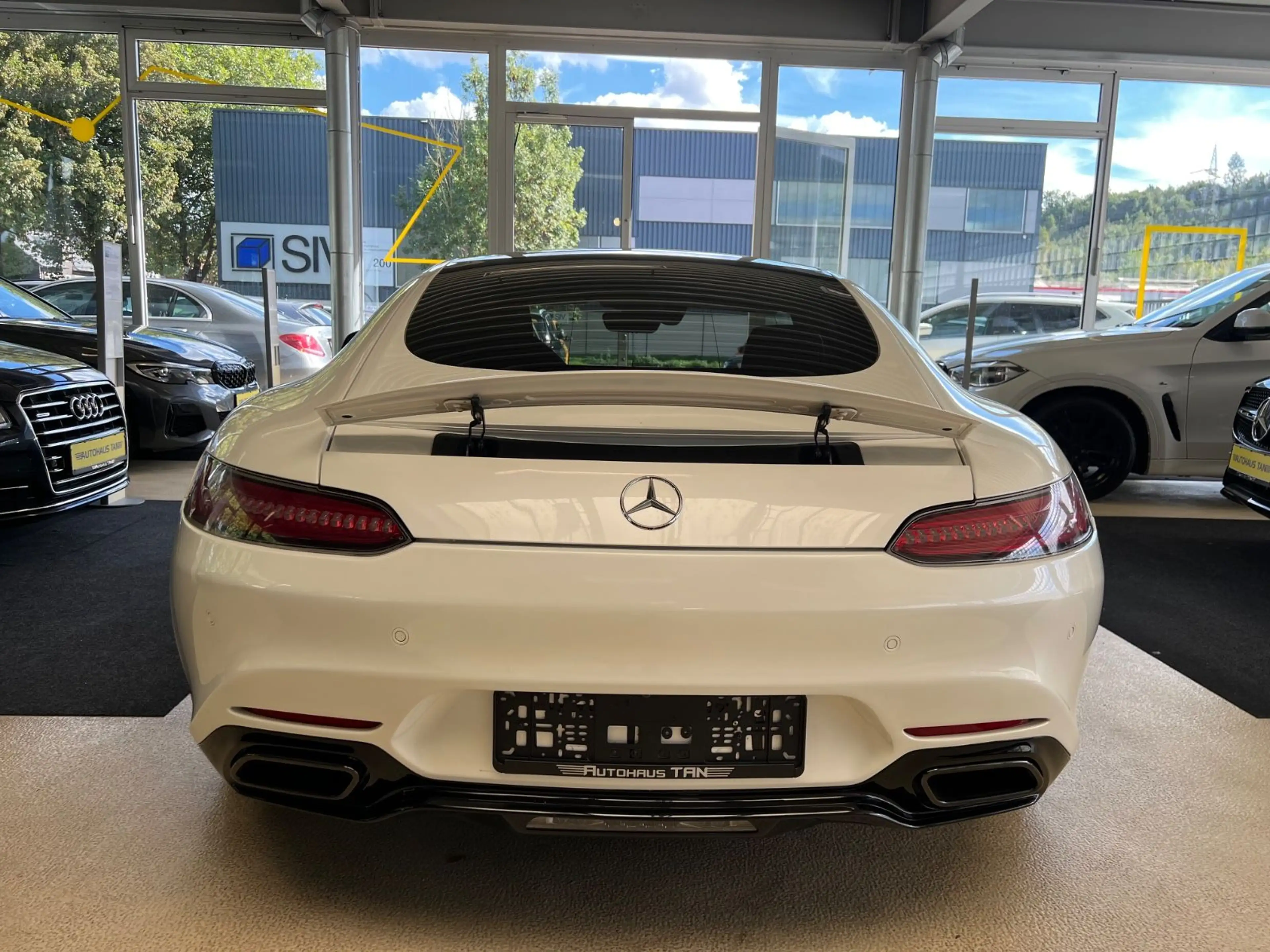 Mercedes-Benz AMG GT Coupe * DIAMANTWEIß *NIGHTP*PANO*PERFORM* — photo 6
