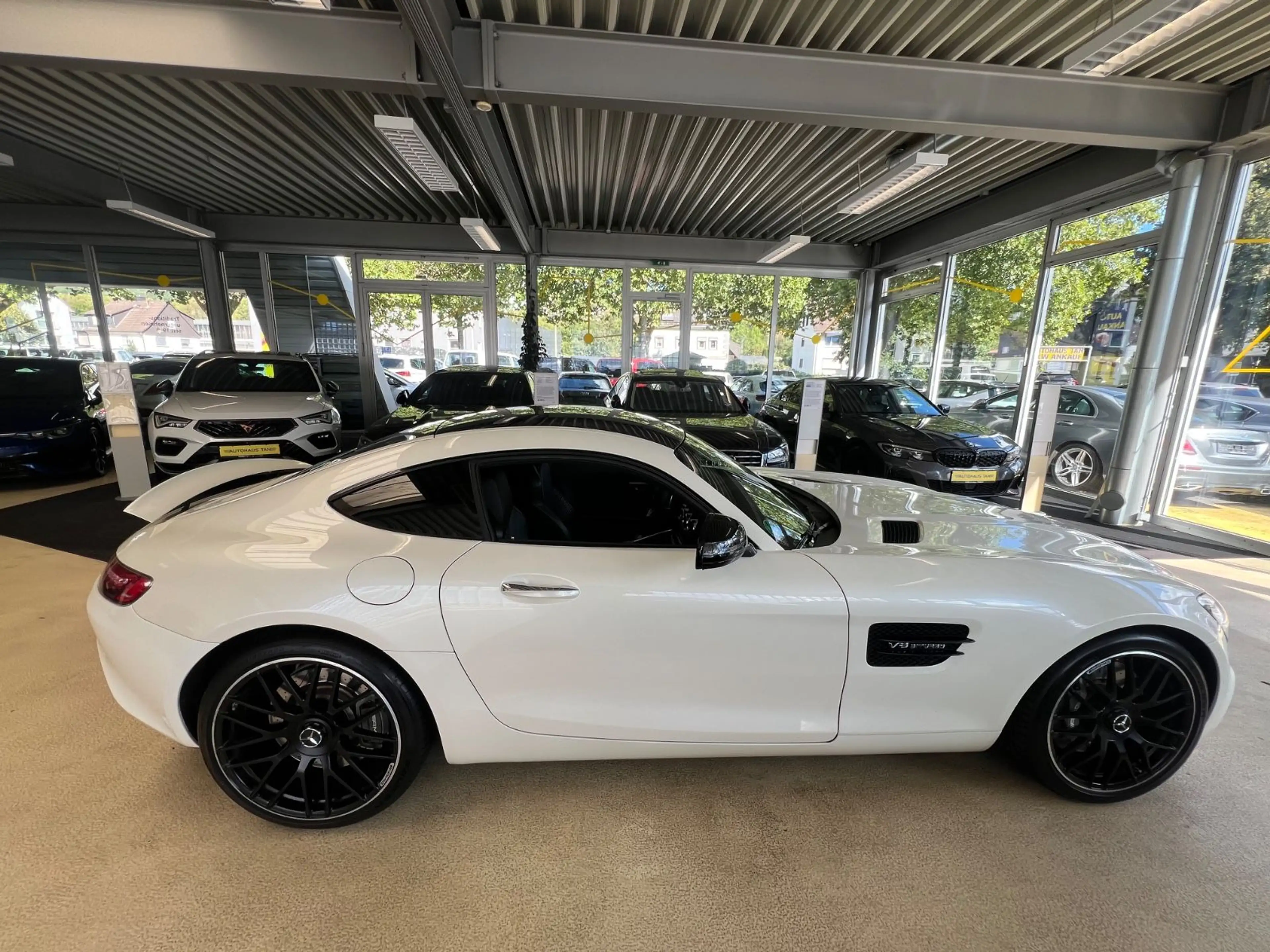 Mercedes-Benz AMG GT Coupe * DIAMANTWEIß *NIGHTP*PANO*PERFORM* — photo 8