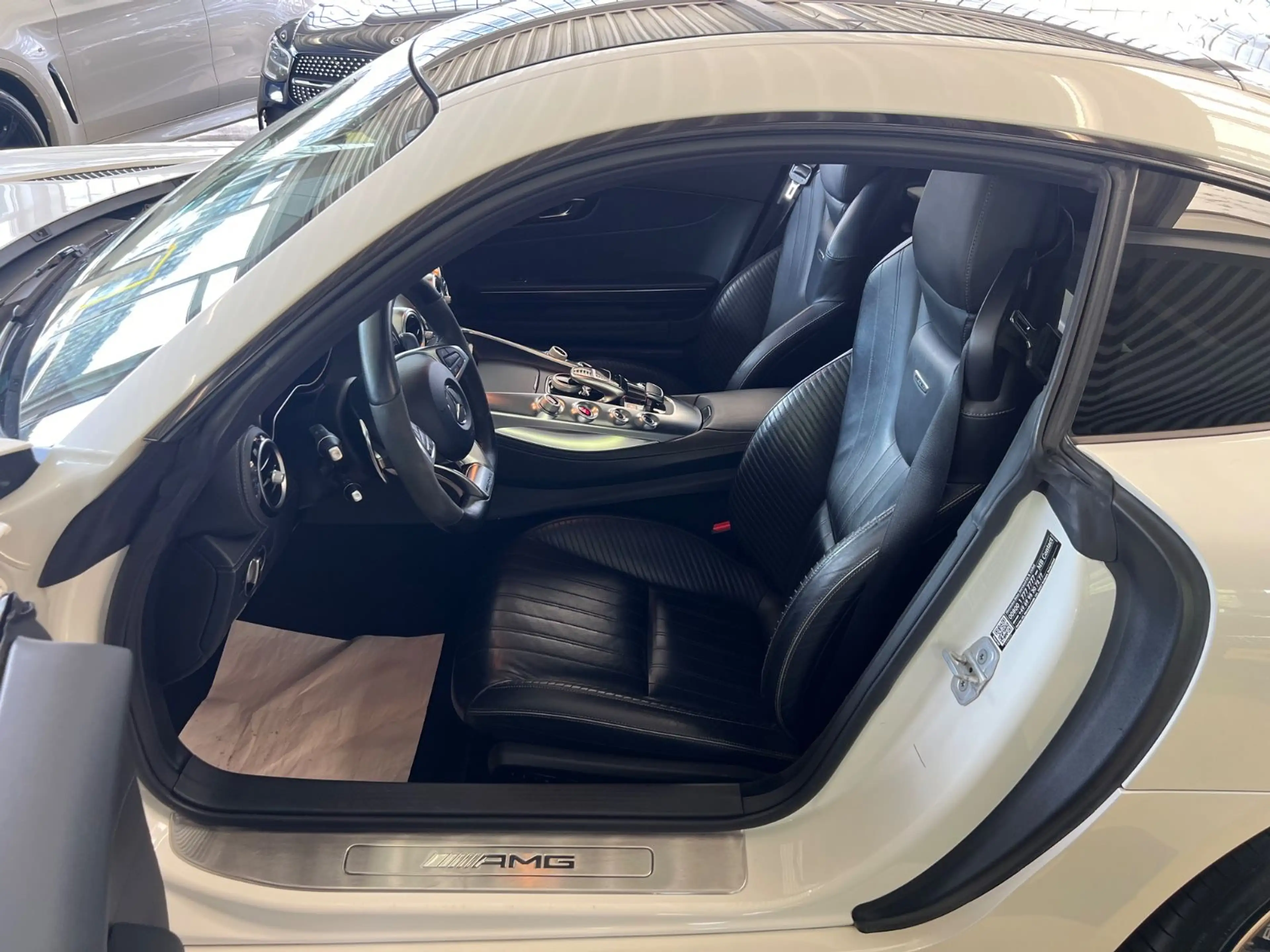 Mercedes-Benz AMG GT Coupe * DIAMANTWEIß *NIGHTP*PANO*PERFORM* — photo 13