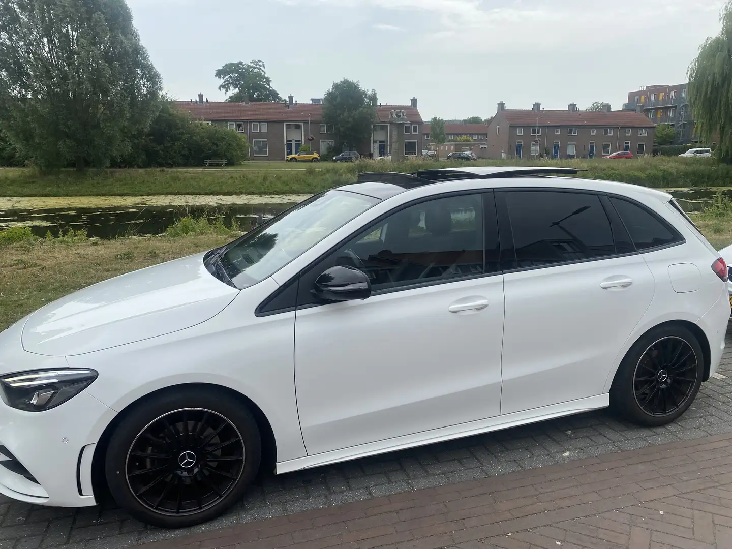Mercedes-Benz B 180 Business Sol. AMG Wit - 2