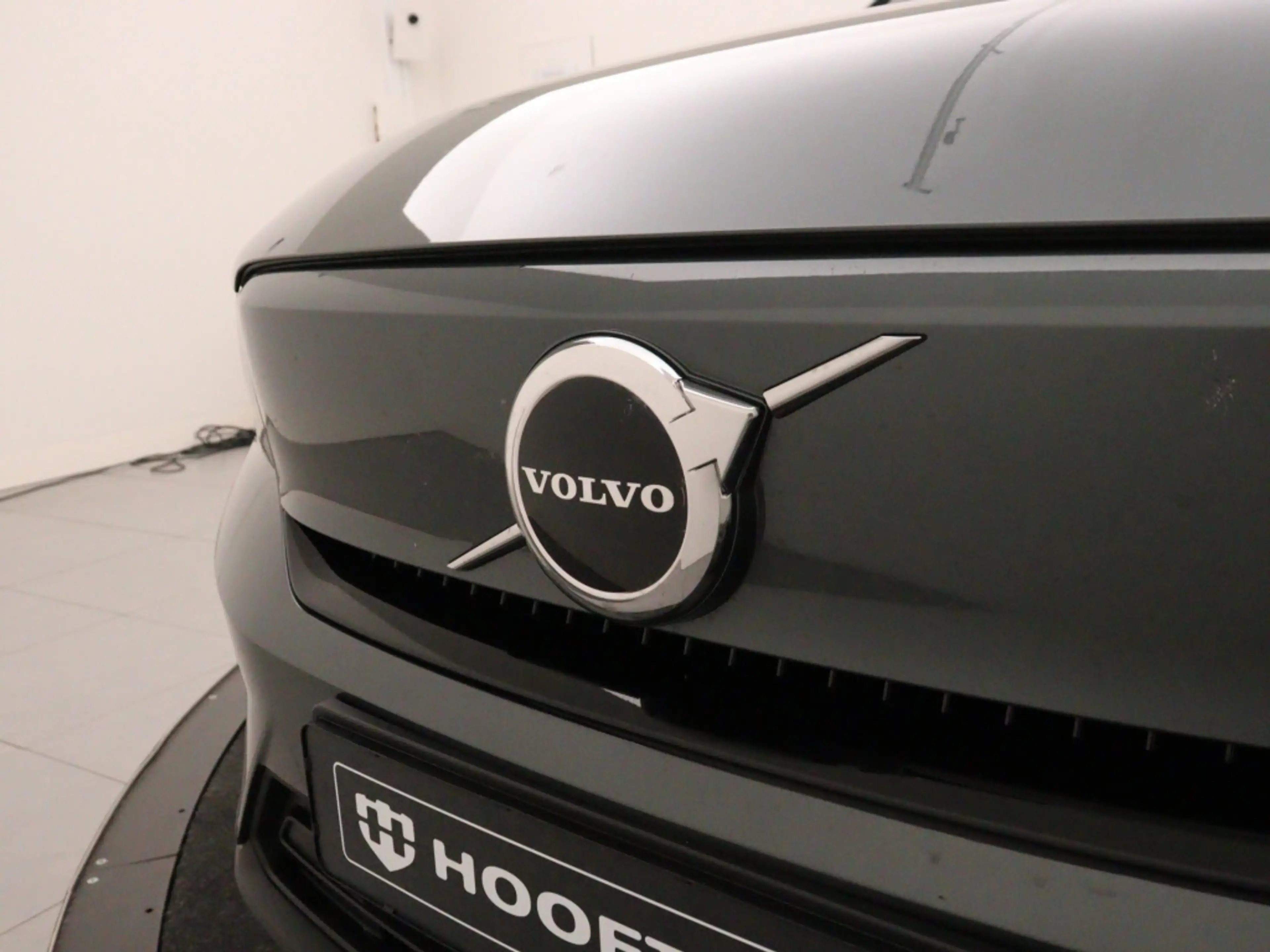Volvo EX40 EXT. RANGE 82Kwh PLUS DARK — photo 7